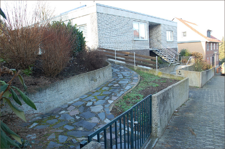 Hangbungalow in sehr guter Lage – Ansicht 2